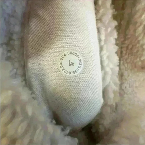 Lululemon Collarless Textured Fleece Full Zip
Jacket White Opal Size 4 EUC! - Picture 10 of 11